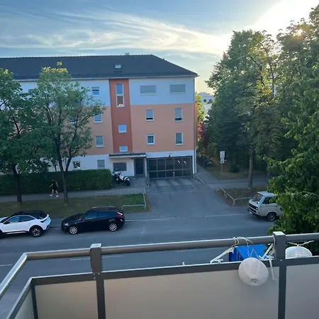 Chic And Cheap 50m 2 With Balkon